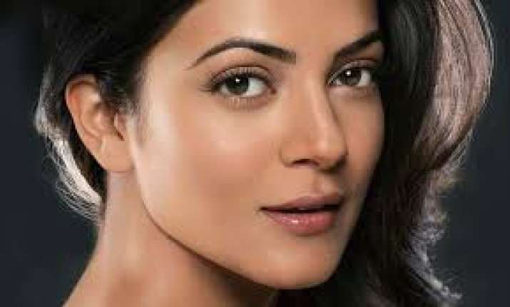 Sushmita Sen: Today women don't need to pull down each