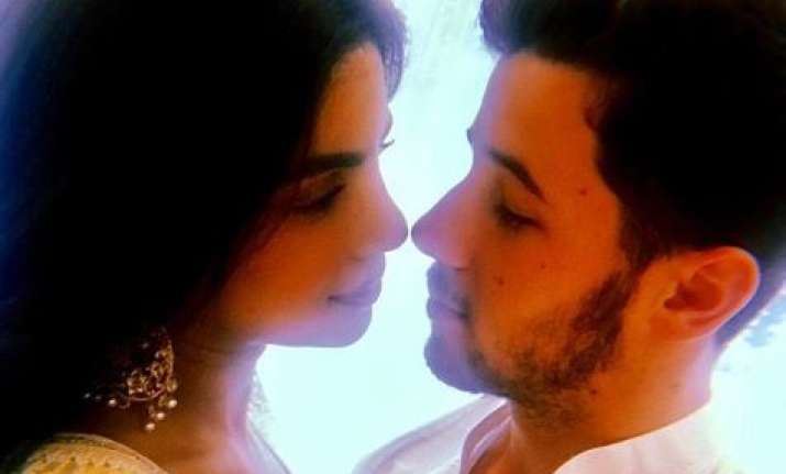Priyanka Chopra and Nick Jonas' romantic selfie after