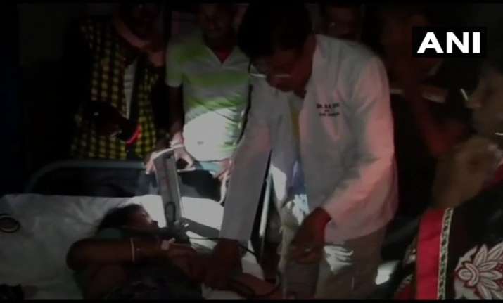 Odisha: Power crisis forces doctors to treat patients in