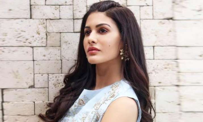 Bollywood actors without backing gain more respect, says