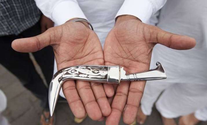 UK amends new weapons bill to allow status quo on