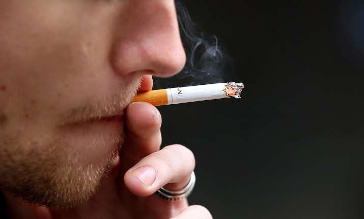 Smoking over 20 cigarettes a day can cause blindness, says
