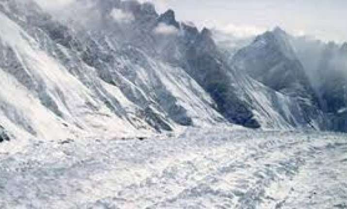 Three people missing after coming under avalanche in
