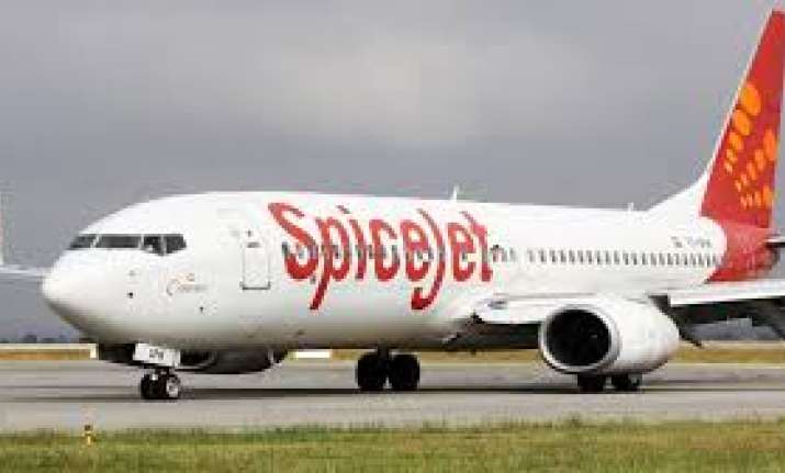 Jet pilots look to board SpiceJet as IndiGo captains seek