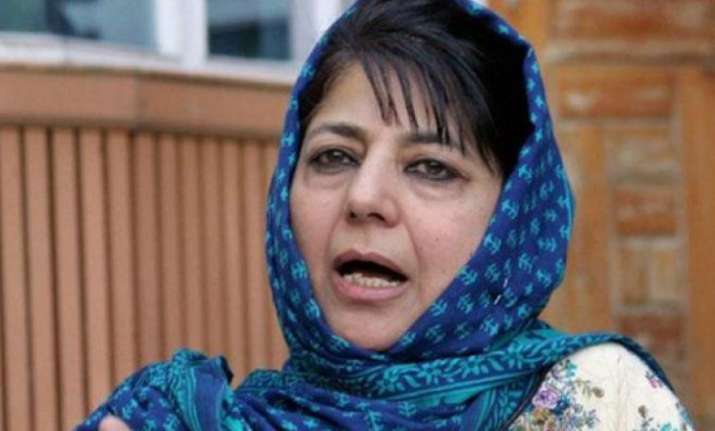Stones hurled at Mehbooba's motorcade in Anantnag district