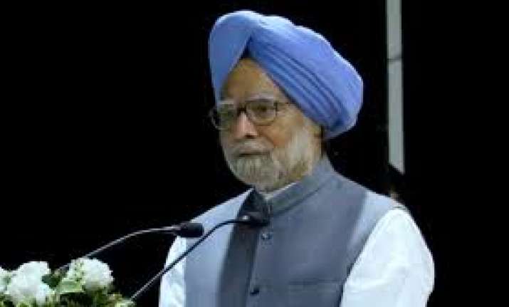 Manmohan Singh defends Nyay, says it won't entail new taxes