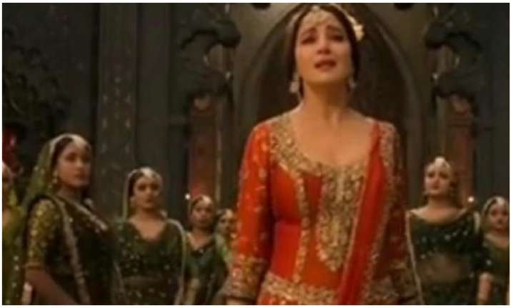 Madhuri Dixit to spell magic in Kalank Tabaah Ho Gaye song,