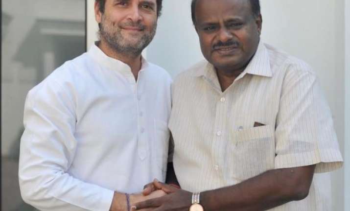 H.D. Kumaraswamy met Rahul Gandhi at his residence for