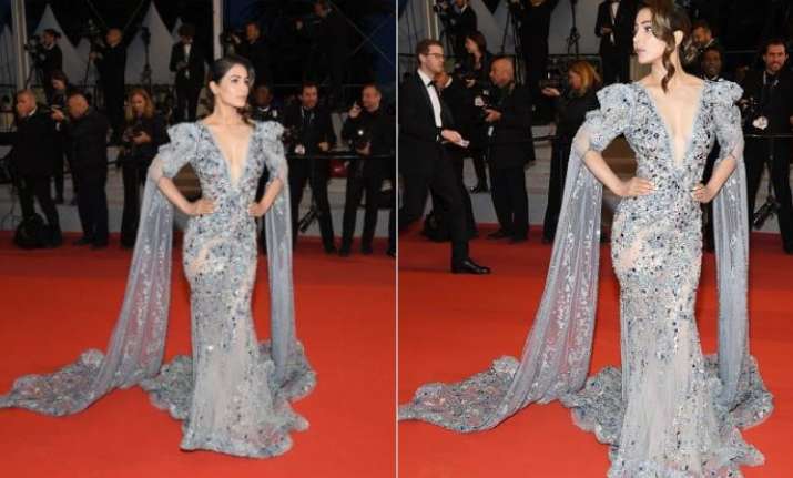 Image result for Hina Khan makes sparkling debut at Cannes