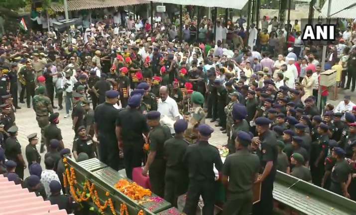 Last rites of Army Major Ketan Sharma being performed at