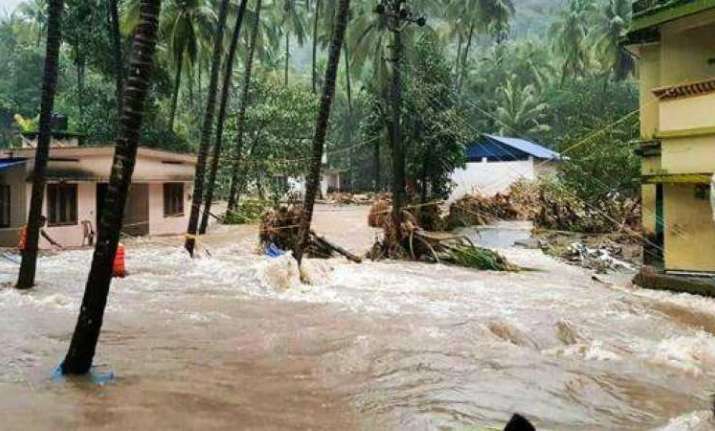 Heavy rains lash Kerala