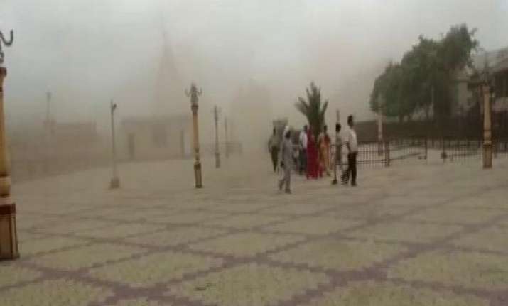 Dust storm at Somnath temple before the cyclone was expected