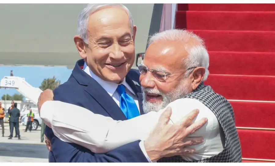 PM Modi was received by PM Netanyahu and his wife 