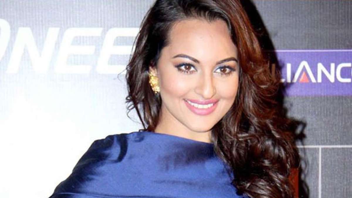 Sonakshi Sinha Says Taking Challenging Roles Was Her Resolution This Year Indiatv News India Tv