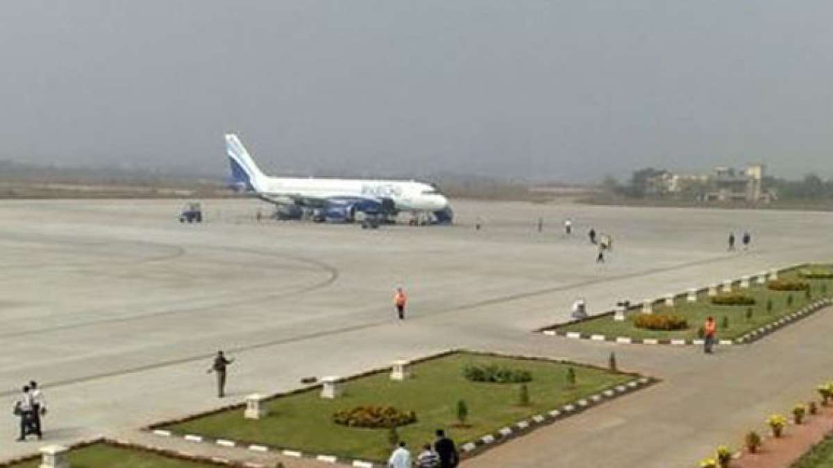 Flight makes emergency landing in Bhubaneswar – India TV