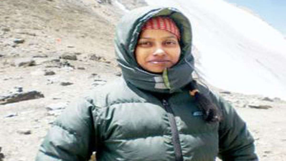 Woman Everester Chhanda Gayen goes missing on Kanchenjunga – India TV