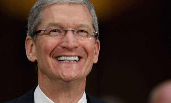 apple ceo tim cook dares to be different from steve jobs