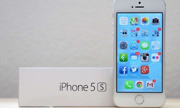 apple s iphone 5s and 5c to be available in india from nov 1