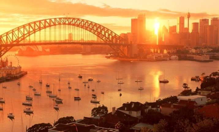 australia eyes 300 000 visitors from india by 2020