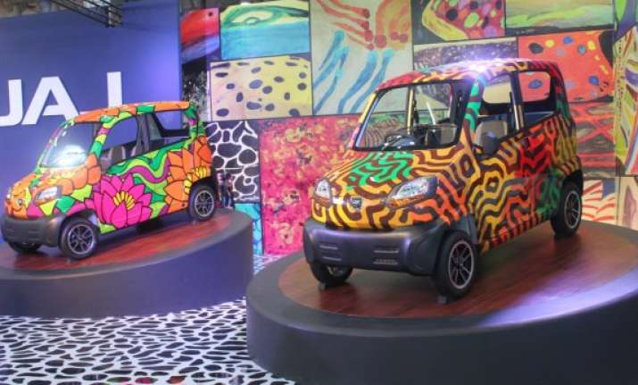 auto expo 2014 bajaj shows off re60 signature collection