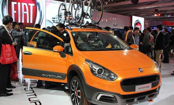auto expo 2014 fiat introduces three cars avventura abarth