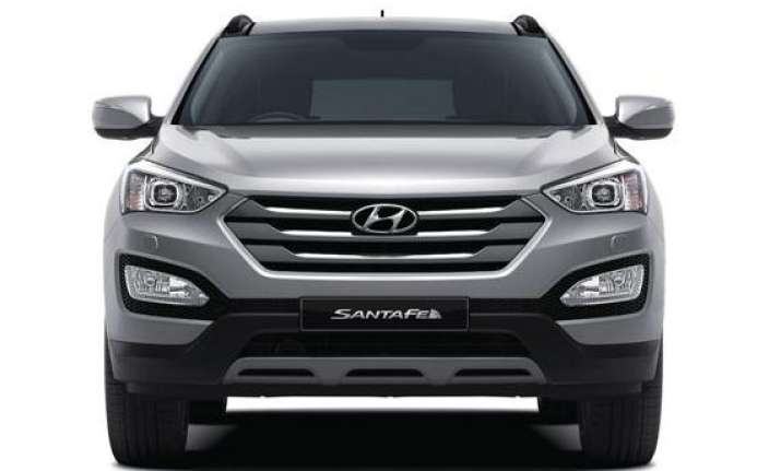 auto expo 2014 hyundai launches new santa fe suv at rs 26.3