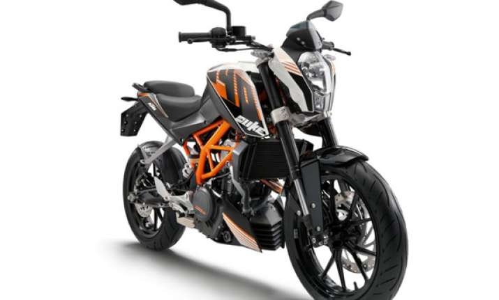 bajaj launches ktm duke 390 at rs 1.8 lakh pictures and