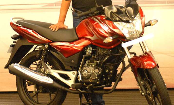 bajaj launches all new 100cc discover at rs 46 000