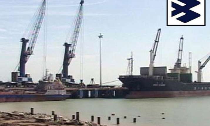 bajaj plans to set up car plant near mundra port