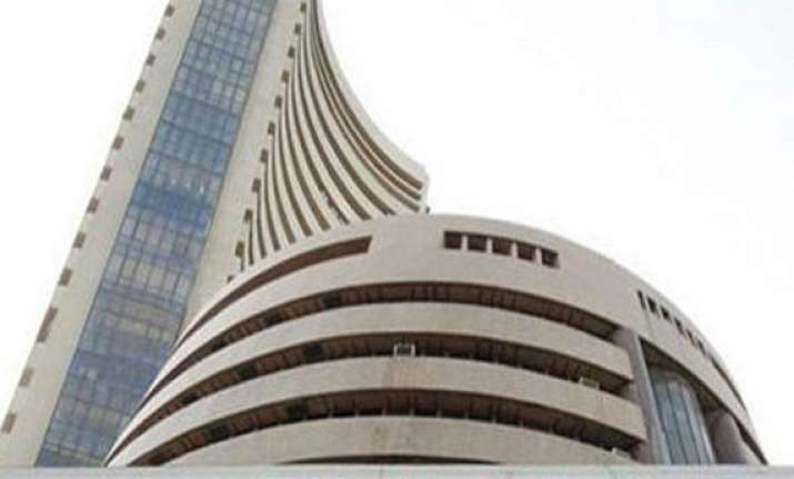benchmark indices end almost flat ahead of derivatives