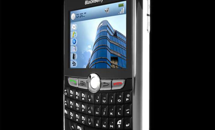 blackberry services restored
