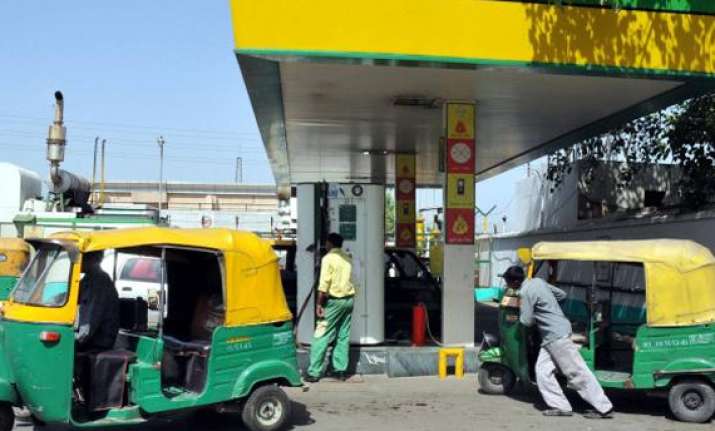 cng prices in delhi hiked by rs 2 per kg due to weak rupee