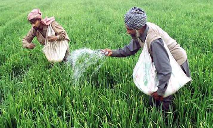 centre cuts subsidy on fertilisers