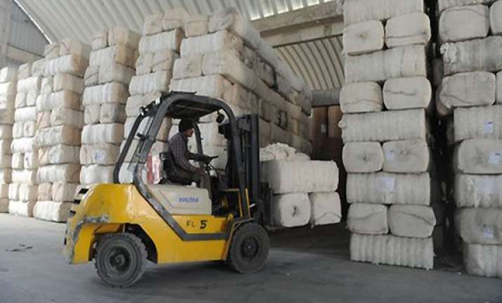 centre lifts ban on cotton exports