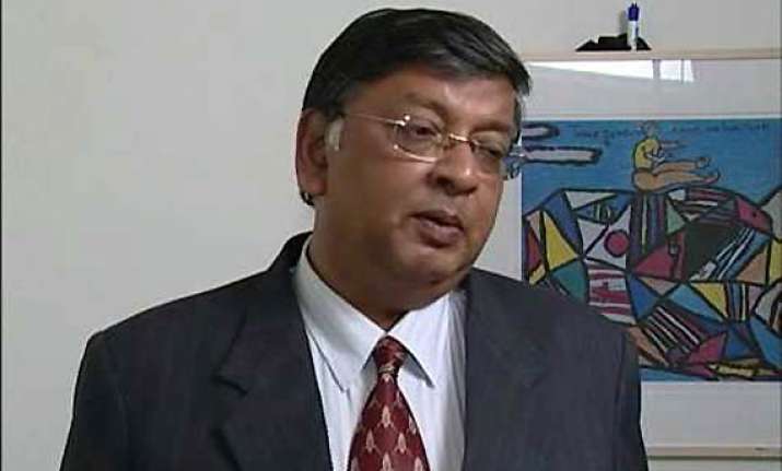centre to lose rs 24 000 cr on petro duty cuts in fy12