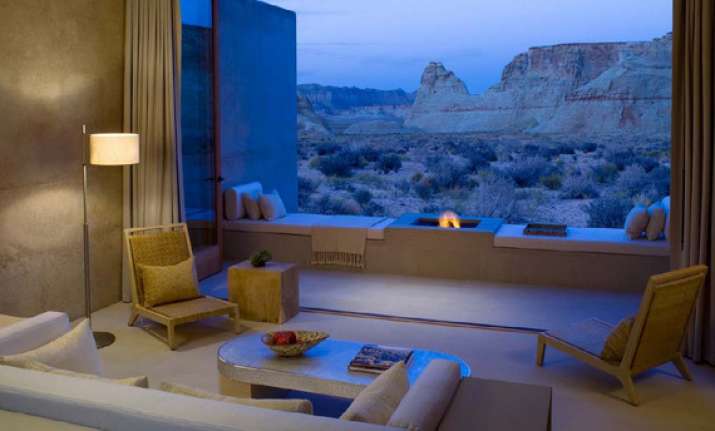 dlf inks pact to sell amanresorts for over rs 1 600 crore