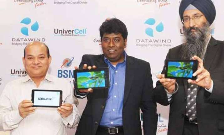 datawind bsnl tie up for free bundled data with ubislate