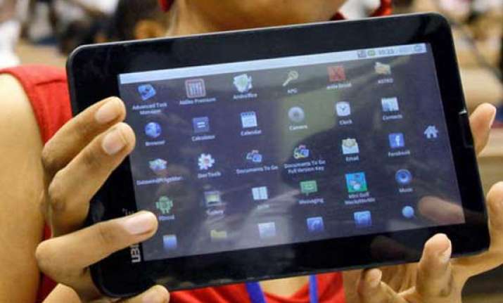 datawind to clear all paid orders for aakash tablet pc in 6