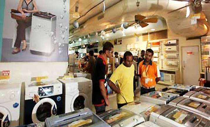 economic growth dips to 6.9 in q2 at 7.3 in first half