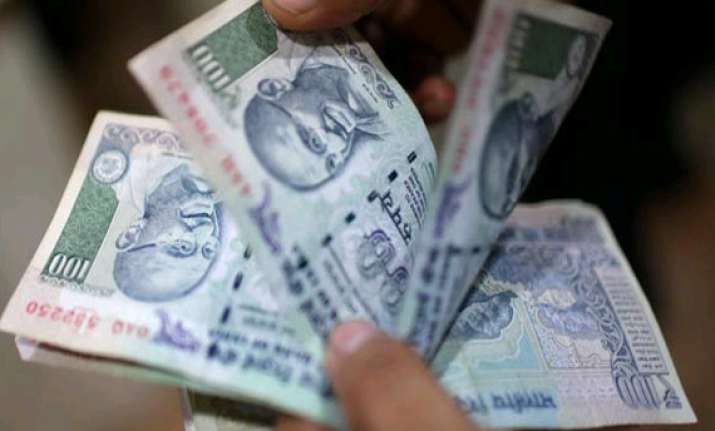 fiis pump in rs. 4 900 crore in indian stocks in week to