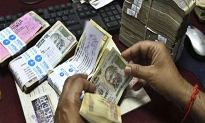 fiis withdraw rs 2 000 cr from indian equities in a