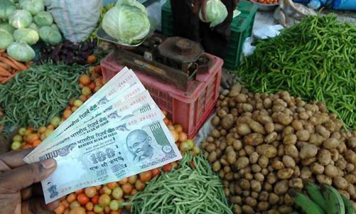 food inflation down to 4 yr low of 4.35 all eyes on rbi meet