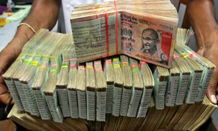 fund raised via debt securities hit 10 yr high in fy14