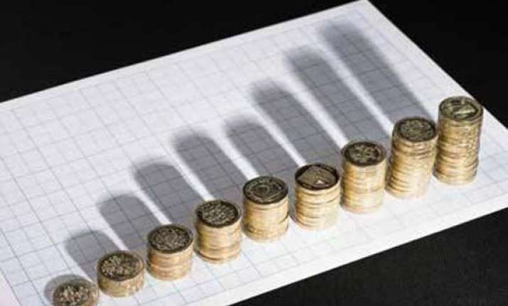 gdp growth falls to decade low of 5 pc
