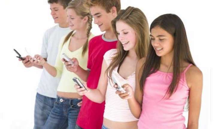 gsm subscriber base grows marginally in jan aircel uninor