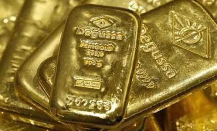 gold hits 11 month low of rs 27 500 on weak global cues