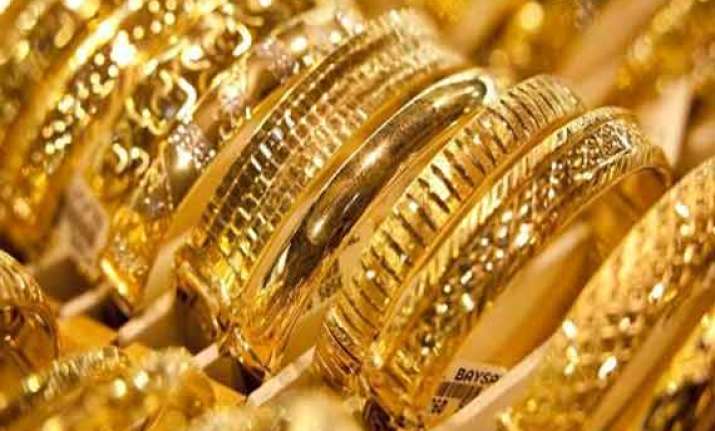 gold silver extend losses on global cues sluggish demand
