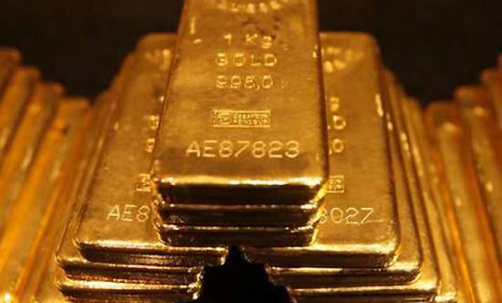 gold drops by rs 70 silver by rs 700