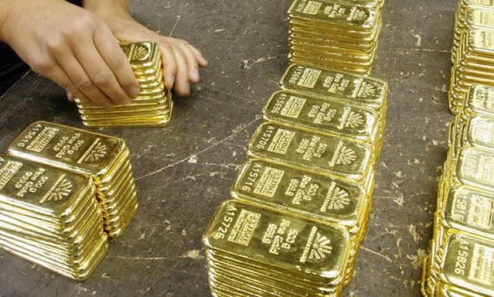 gold snaps 3 day rally on reduced off take down by rs 100