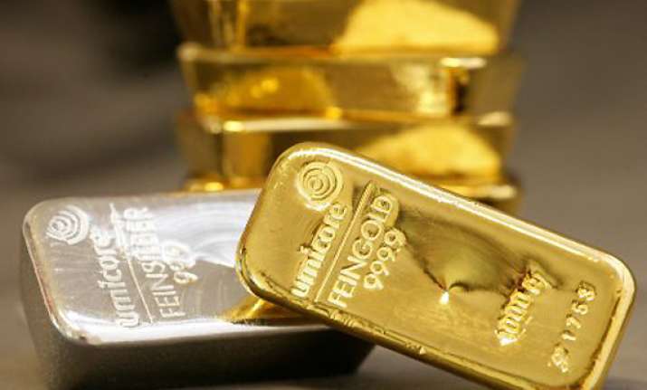 gold hits record high of rs 29 590